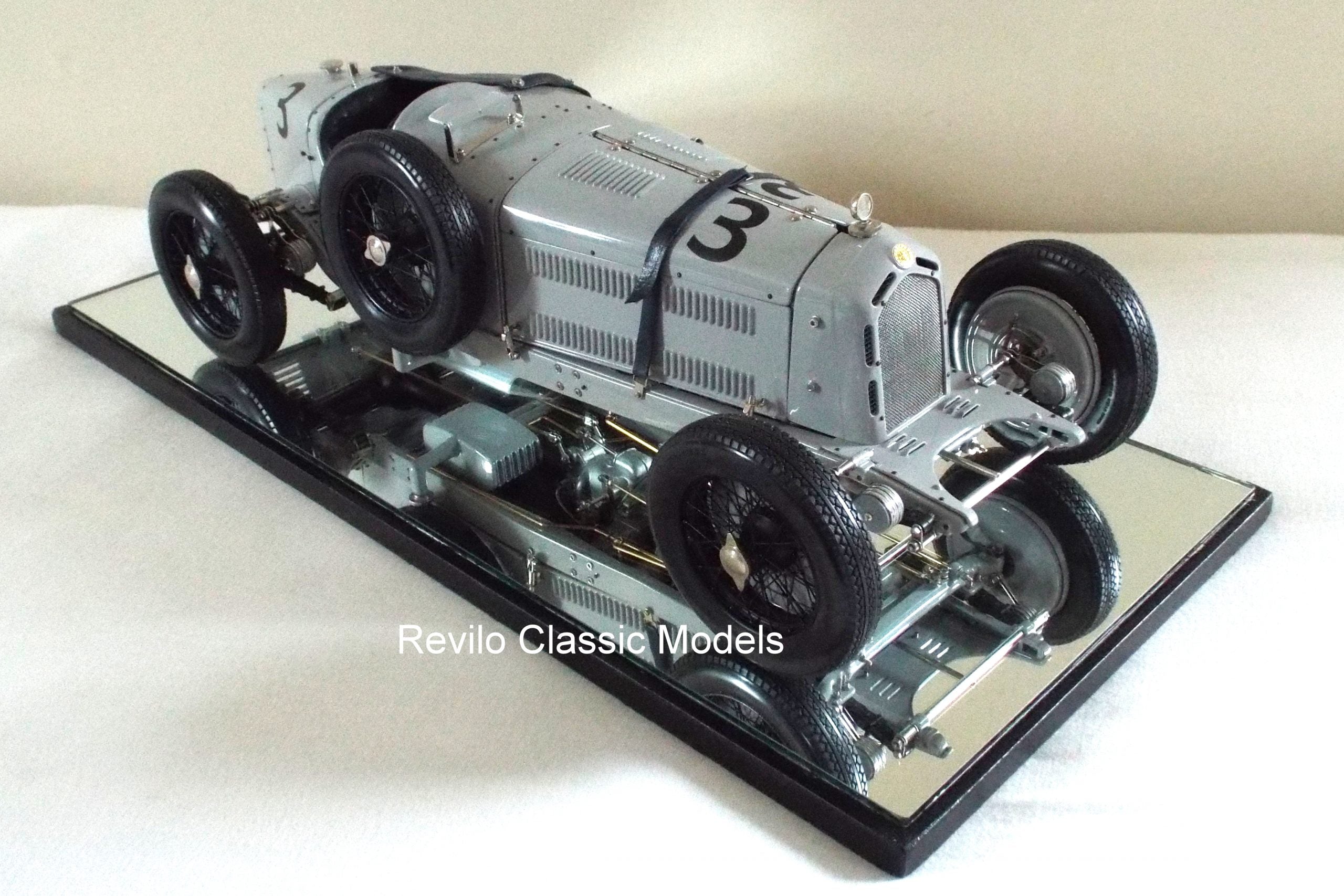 Pocher escala 1:8 Alfa Romeo 8C 2300 'Monza'