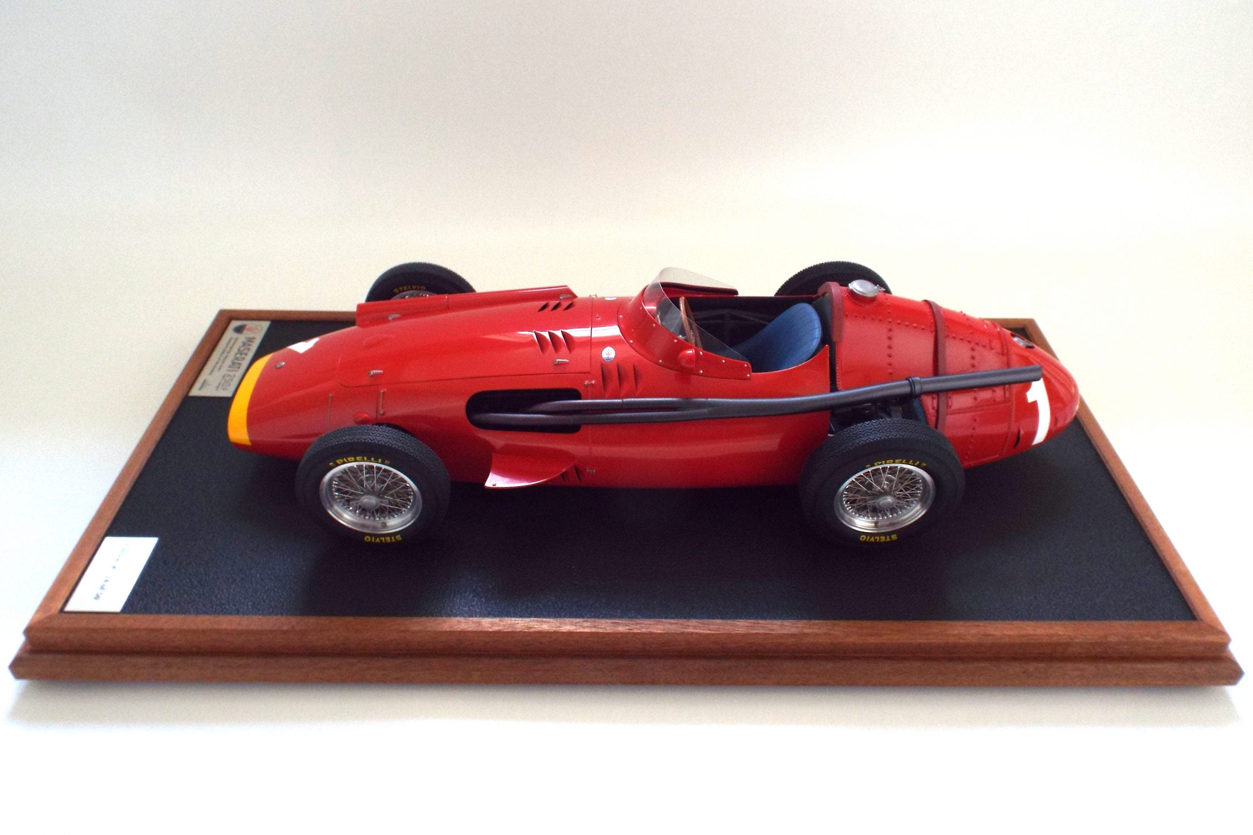 Amalgam 1:8 scale Maserati 250F