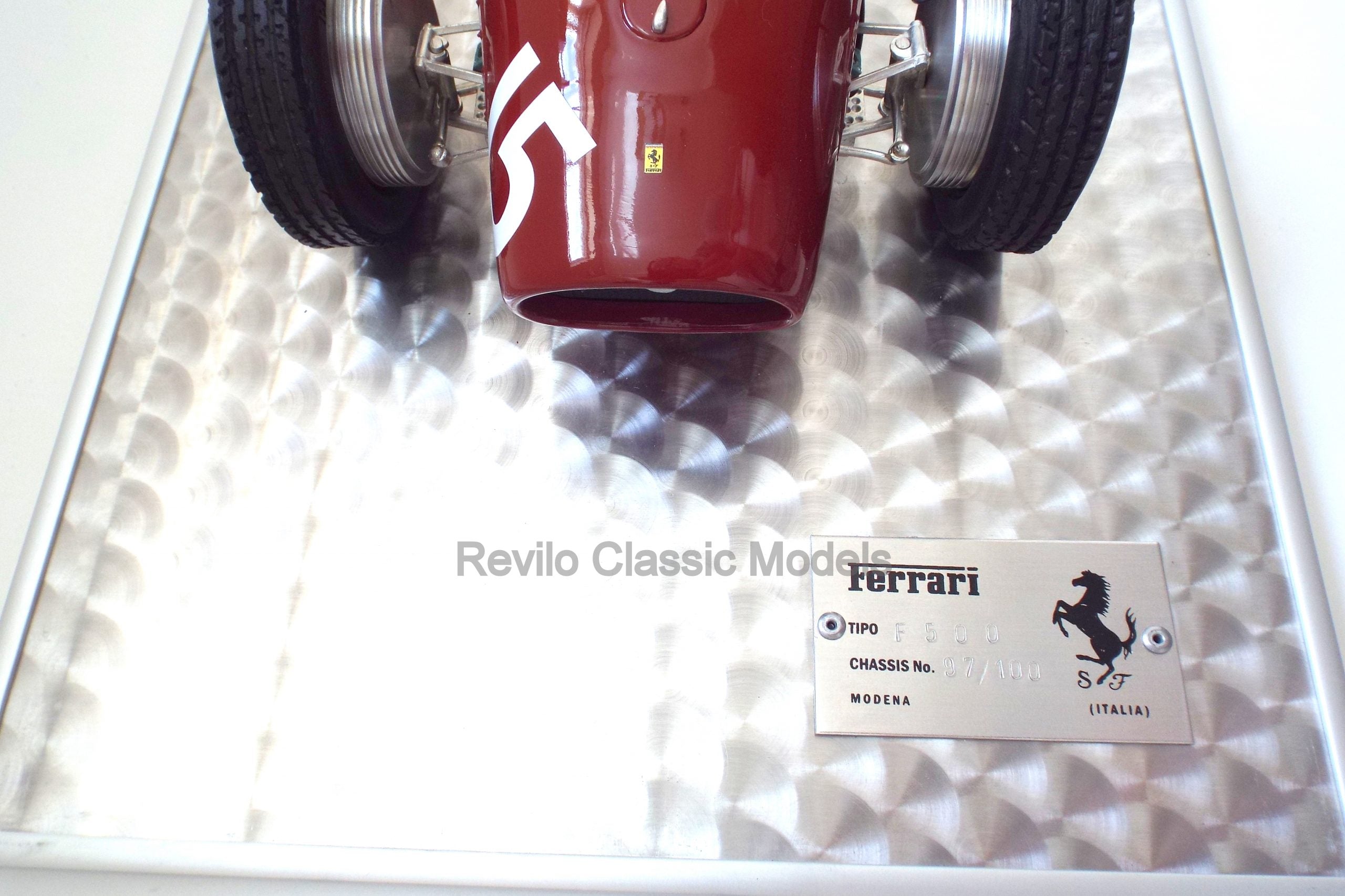 Ferrari Tipo 500 F2 1952 1:8 scale model