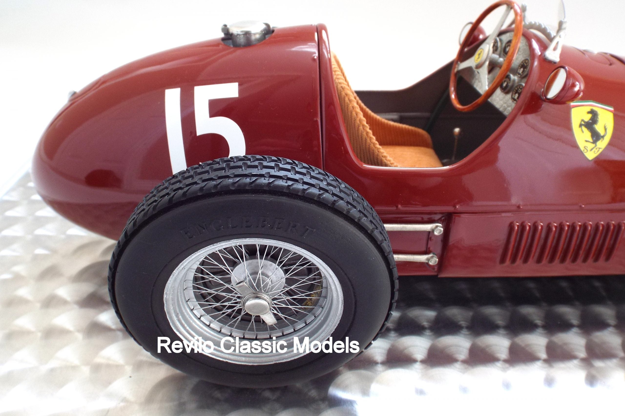 Ferrari Tipo 500 F2 1952 1:8 scale model