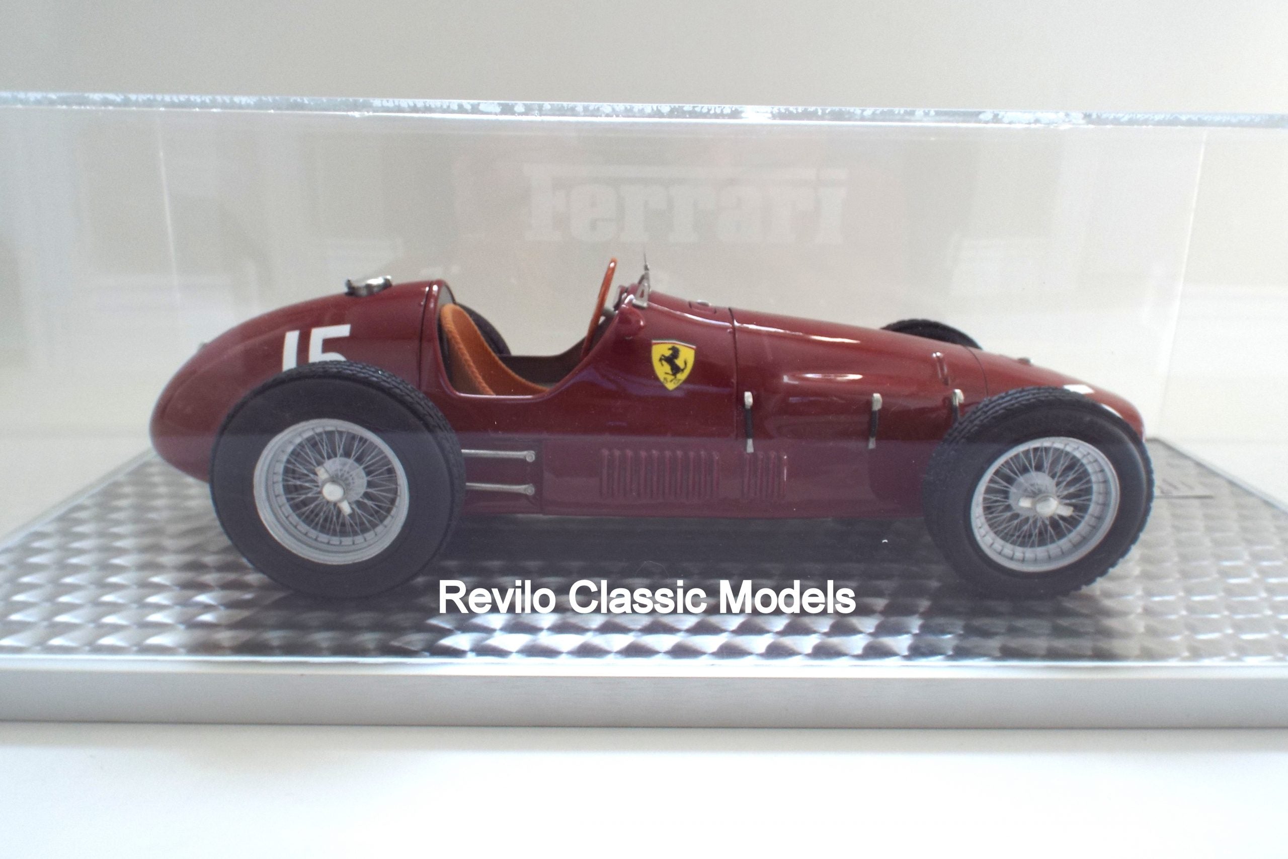Ferrari Tipo 500 F2 1952 modelo a escala 1:8