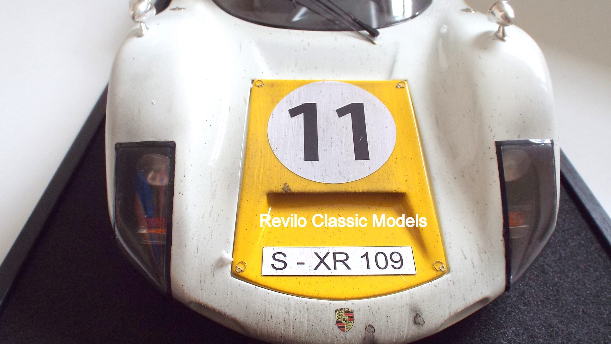 Porsche 906 1:8 scale by K. Schmidt