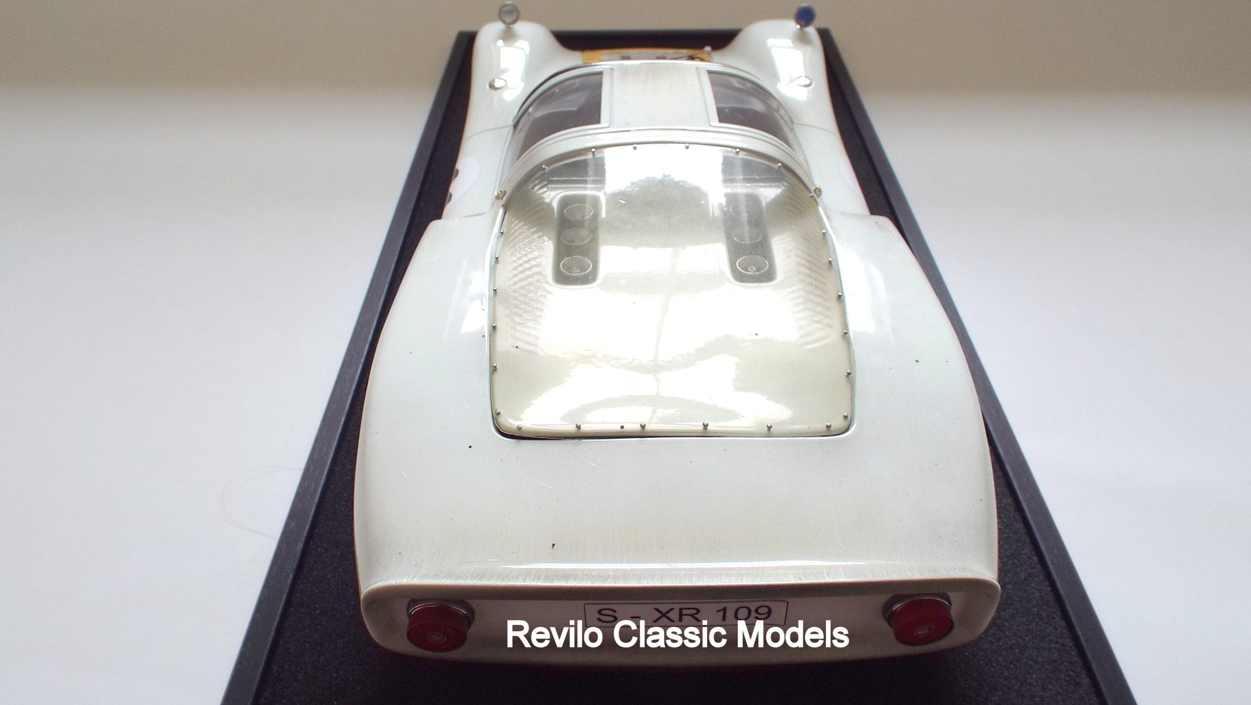 Porsche 906 1:8 scale by K. Schmidt