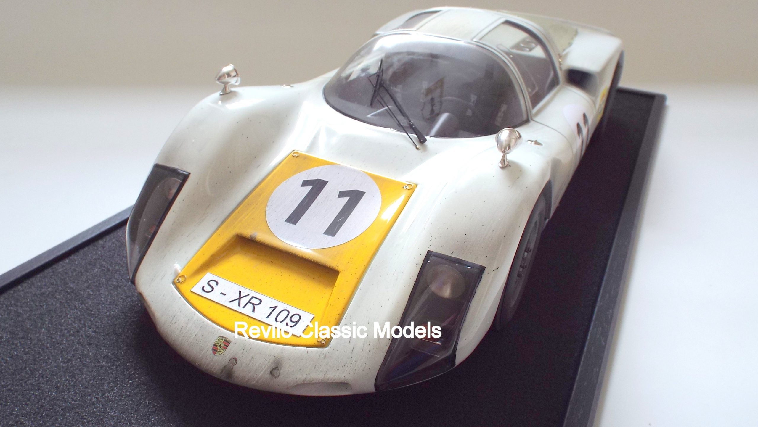 Porsche 906 1:8 scale by K. Schmidt