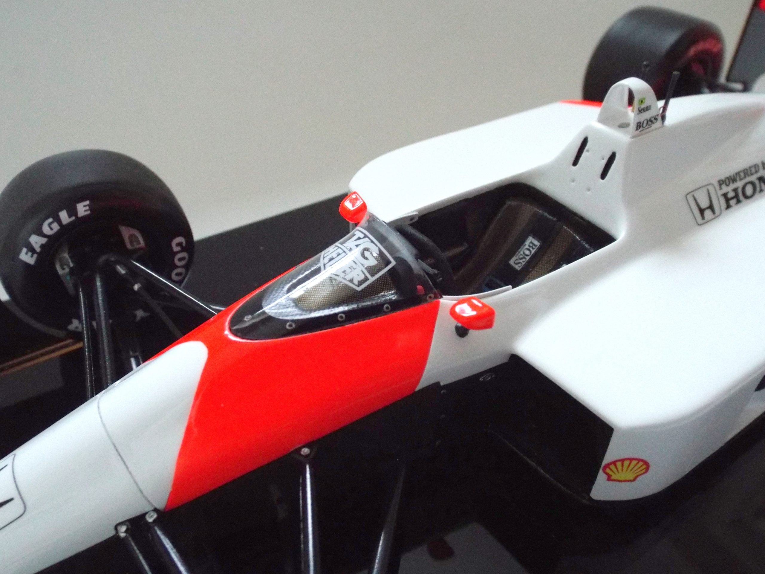 Amalgama McLaren MP4/4 escala 1:18