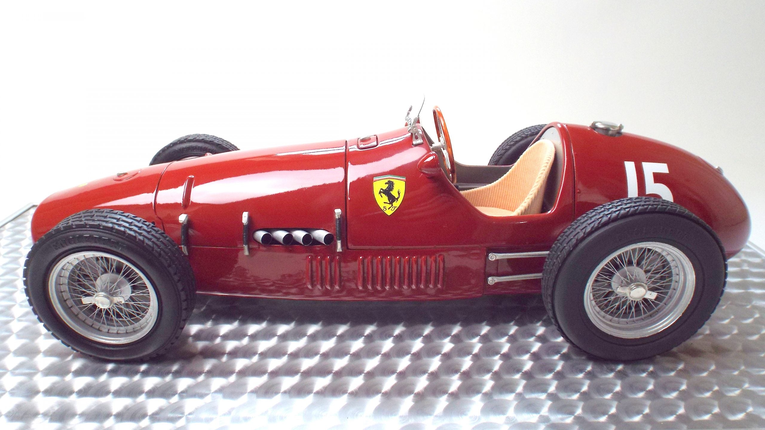 Javan Smith escala 1:8 Ferrari 500 F2