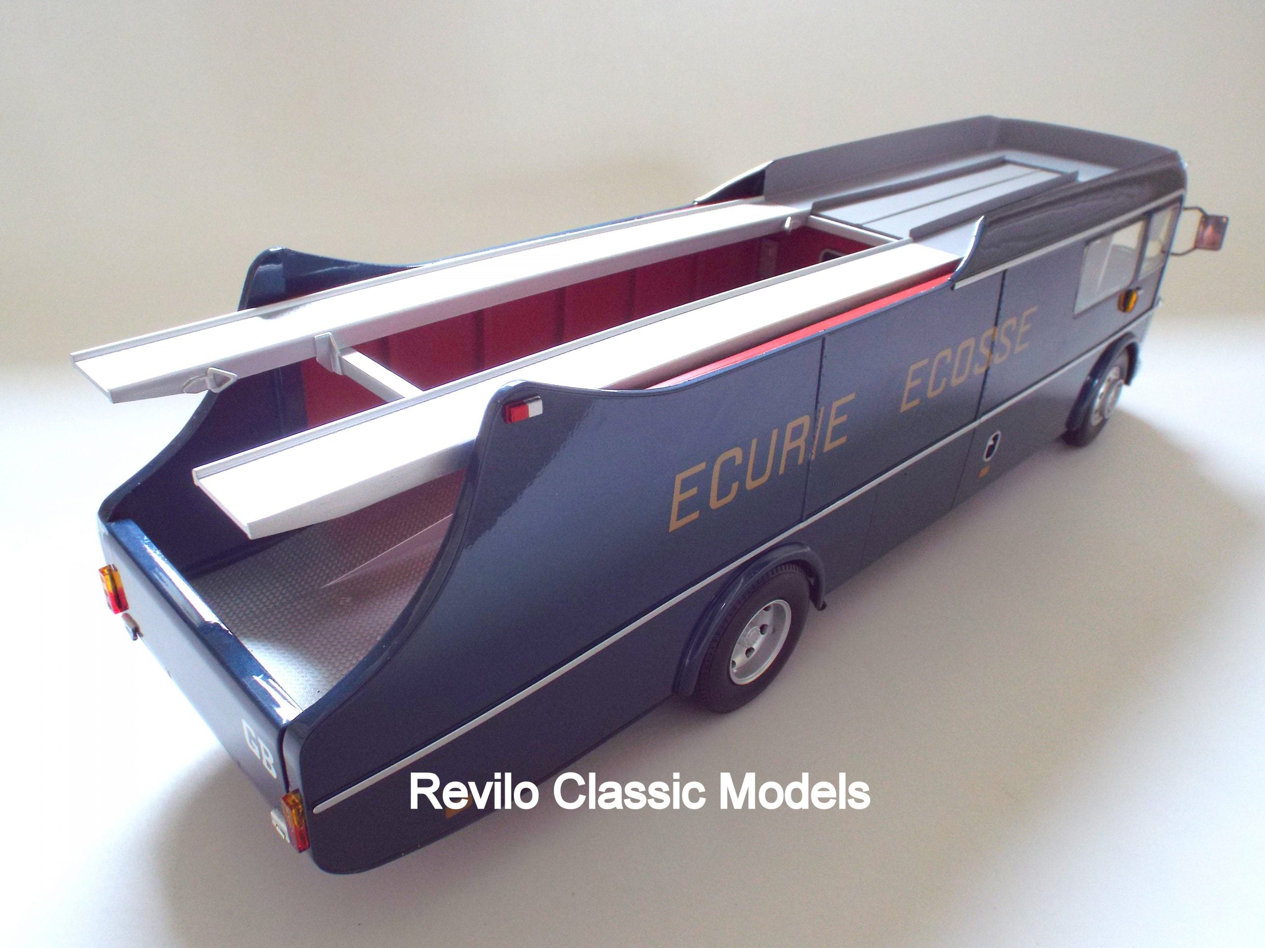 1959 Ecurie Ecosse Race Transporter escala 1:18