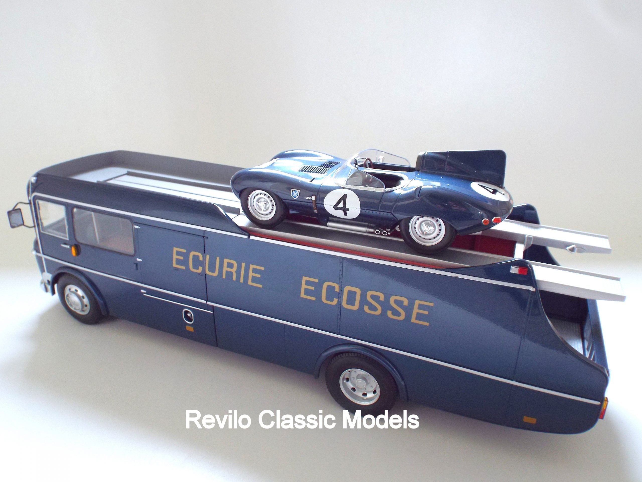 1959 Ecurie Ecosse Race Transporter escala 1:18