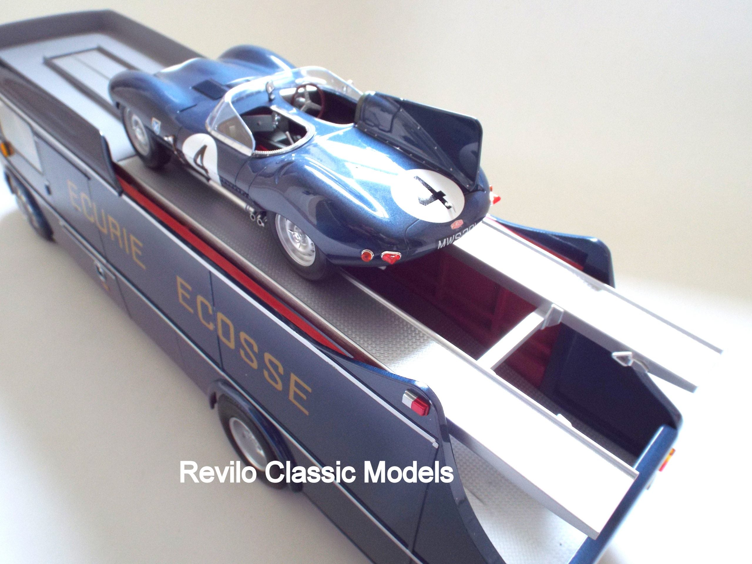 1959 Ecurie Ecosse Race Transporter escala 1:18