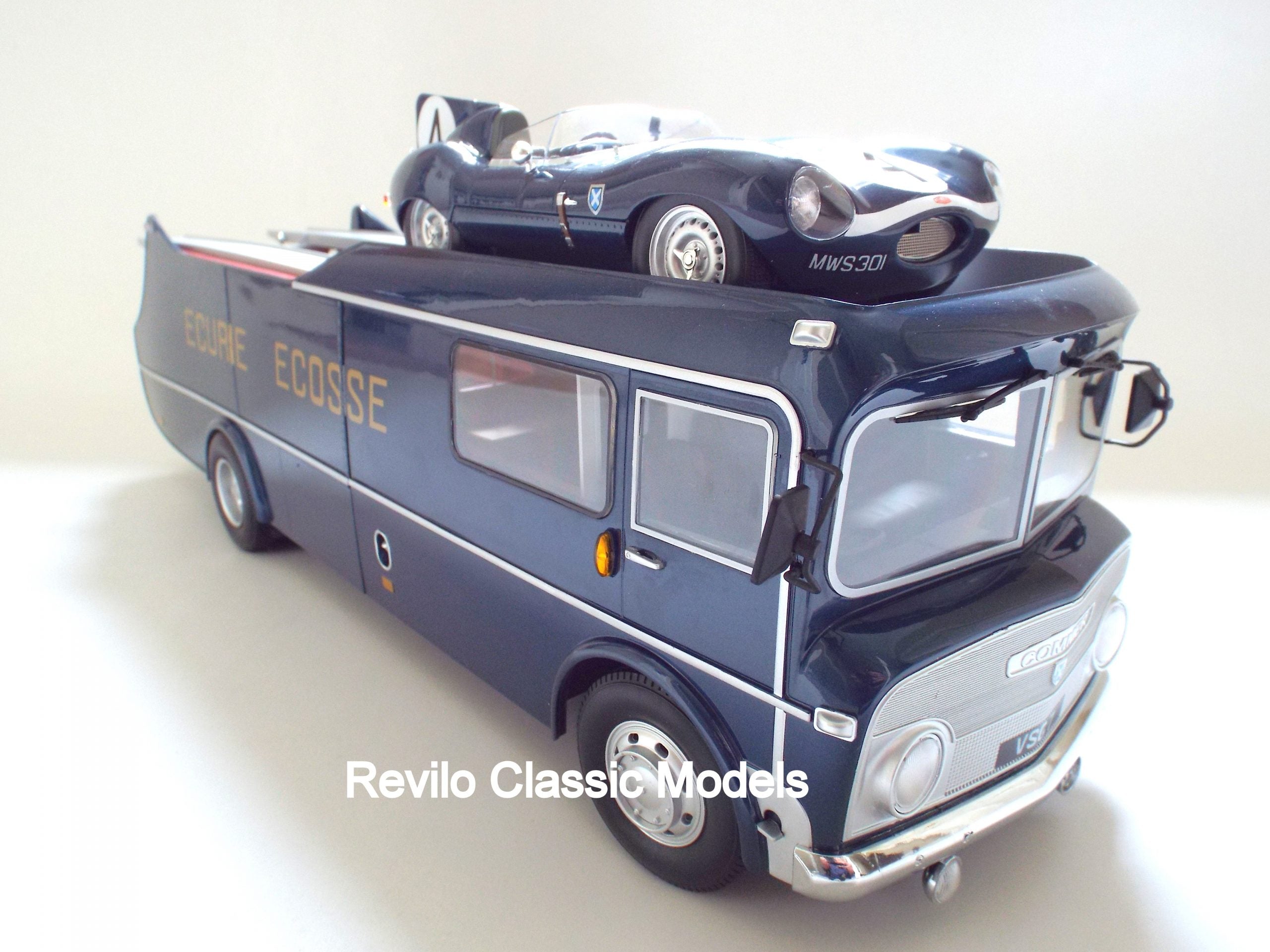 1959 Ecurie Ecosse Race Transporter escala 1:18