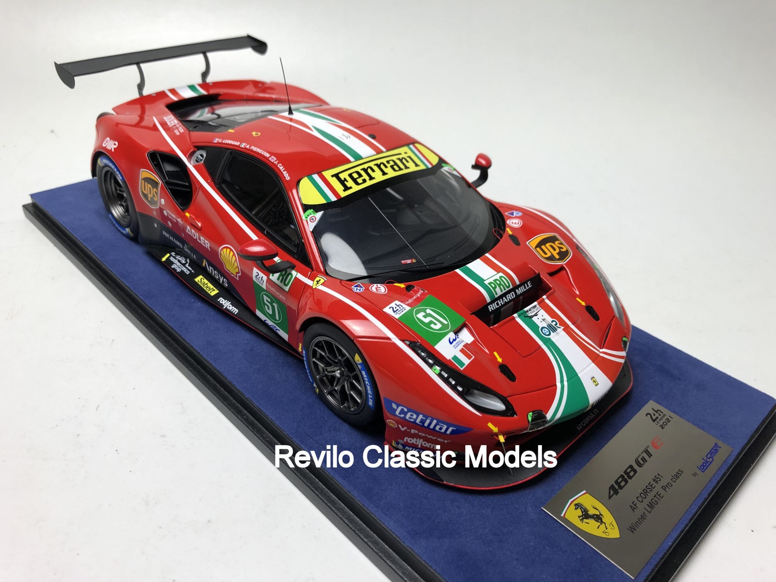 Ferrari 488 GTE ganador de la clase Le Mans #51 escala 1:18