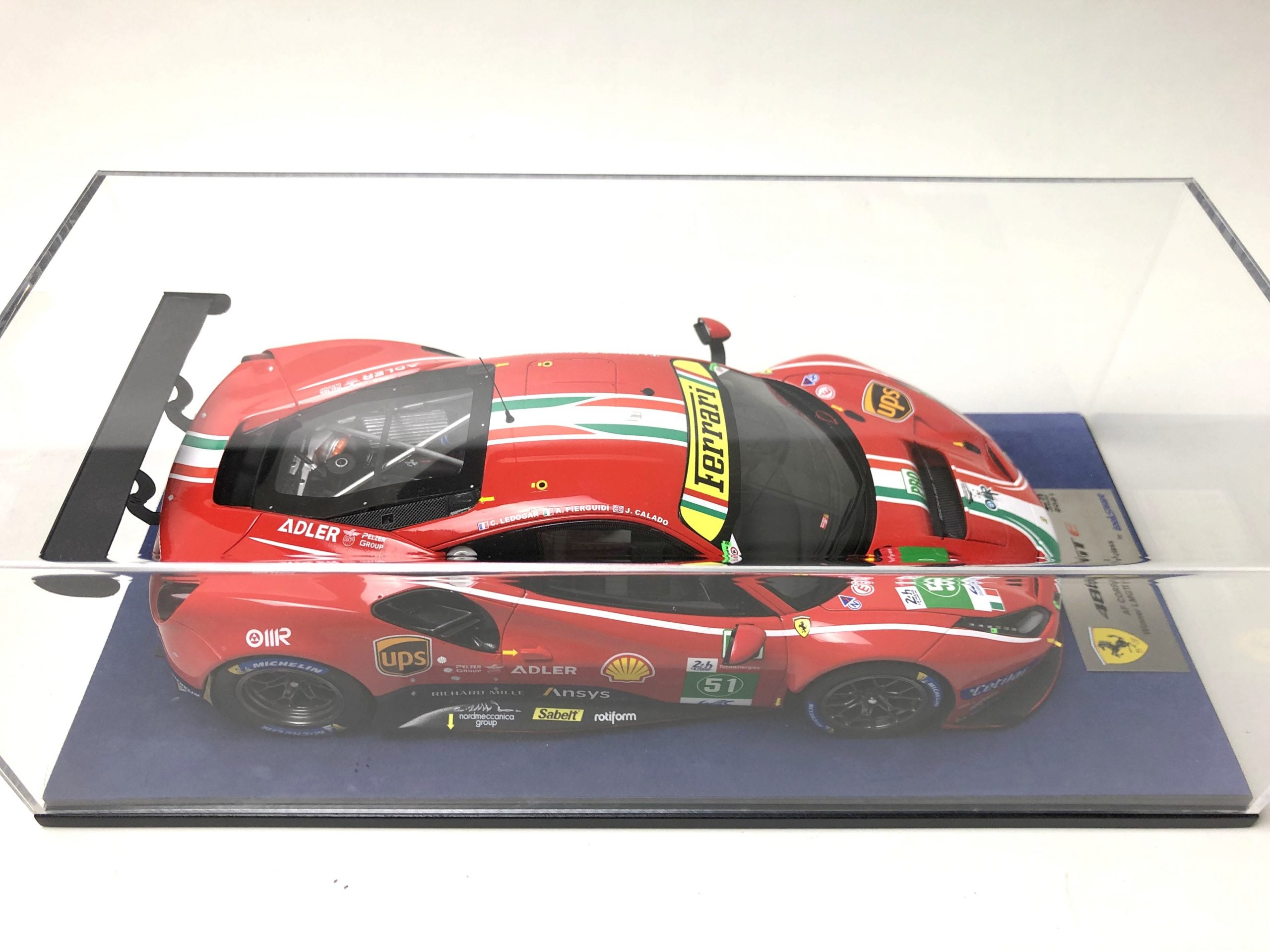 Ferrari 488 GTE ganador de la clase Le Mans #51 escala 1:18
