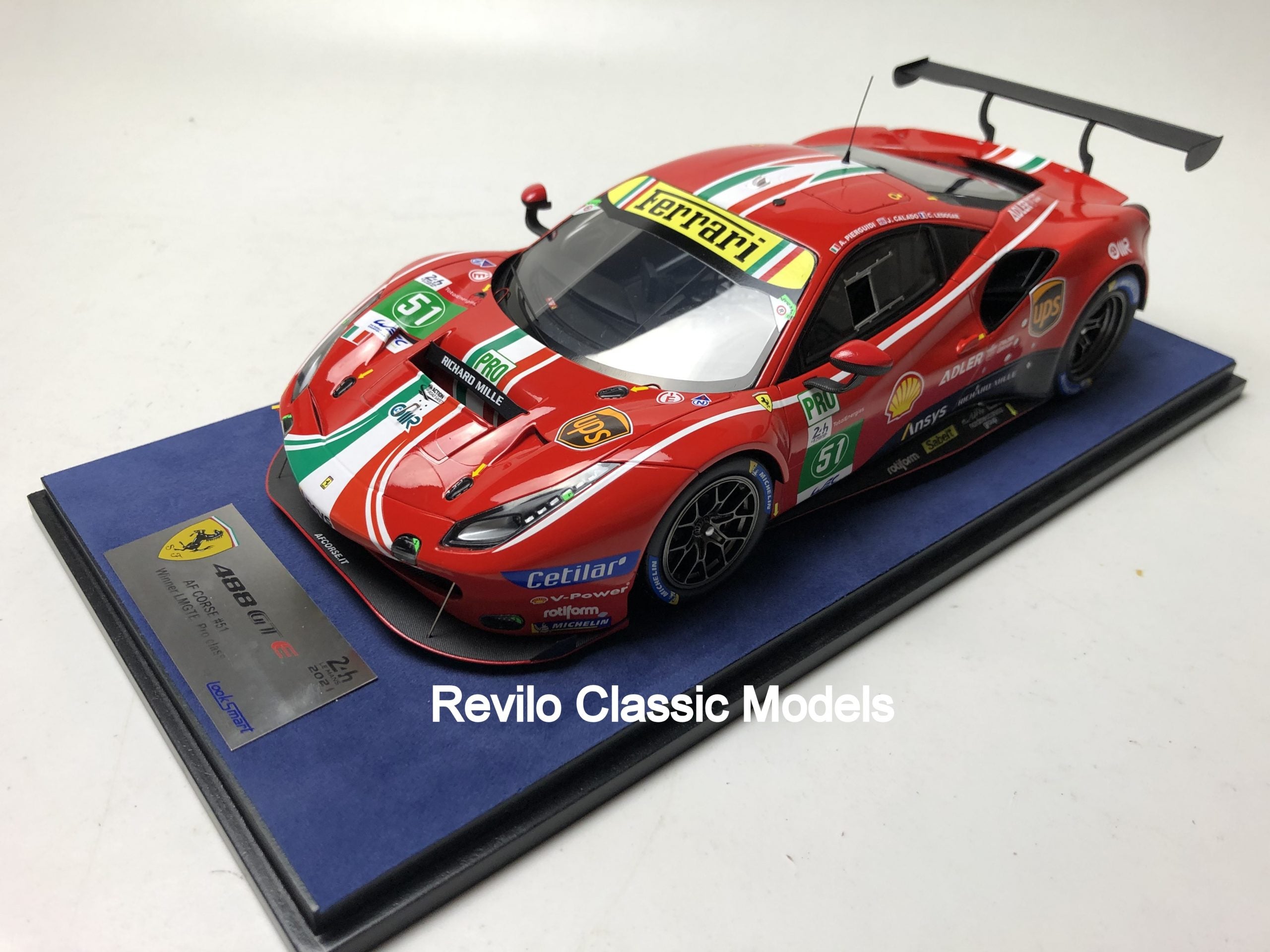 Ferrari 488 GTE ganador de la clase Le Mans #51 escala 1:18