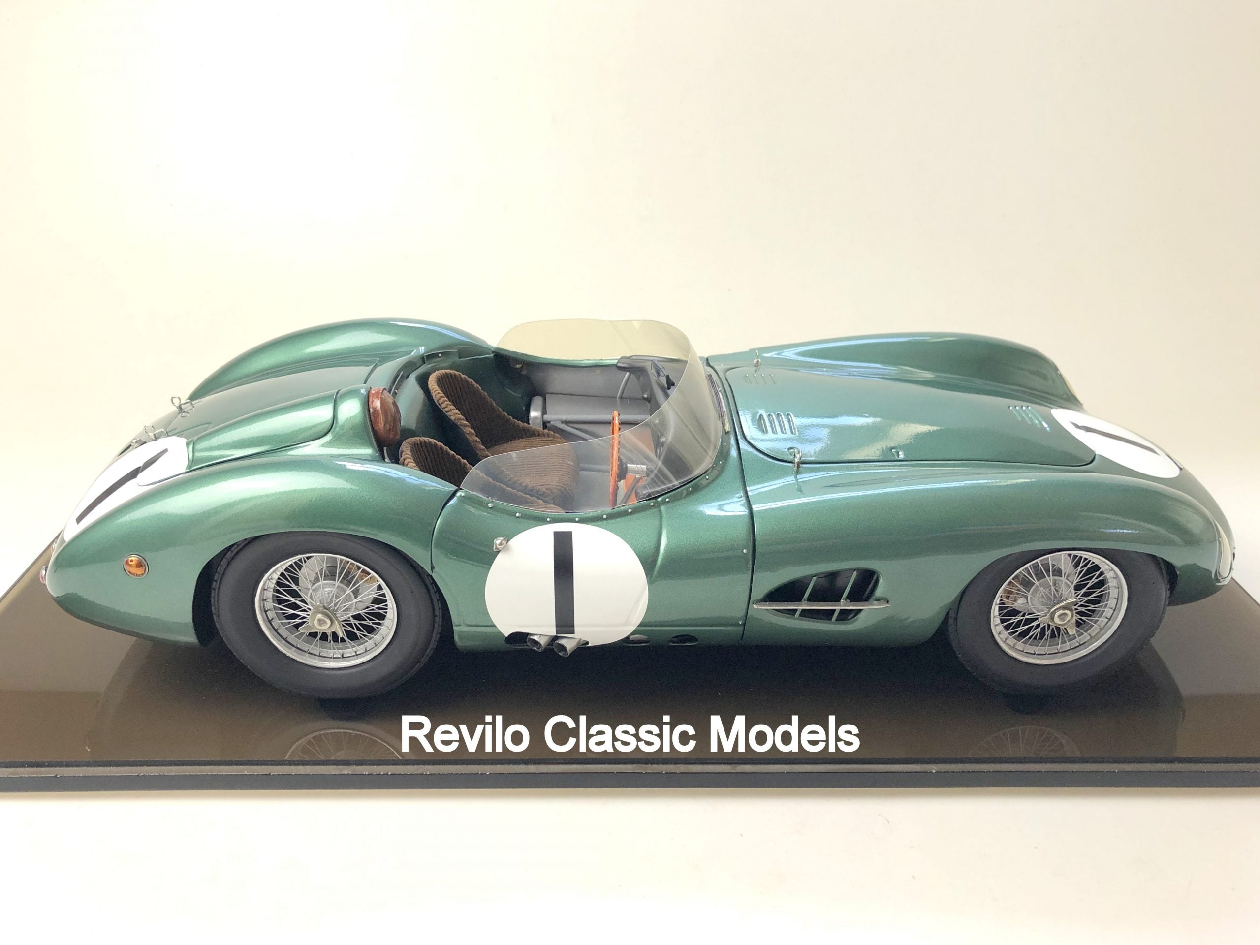 Javan Smith escala 1:8 Aston Martin DBR1