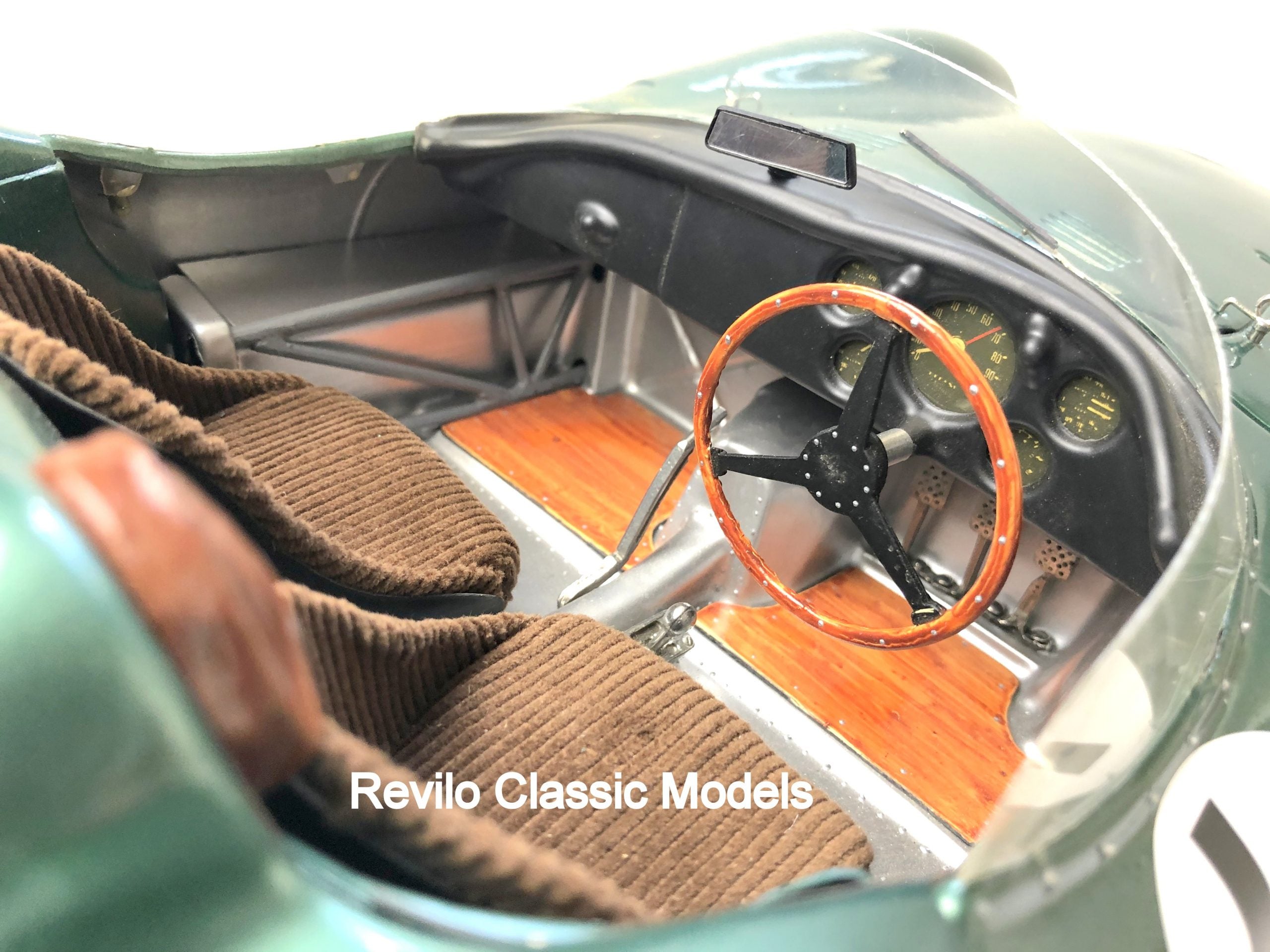 Javan Smith escala 1:8 Aston Martin DBR1