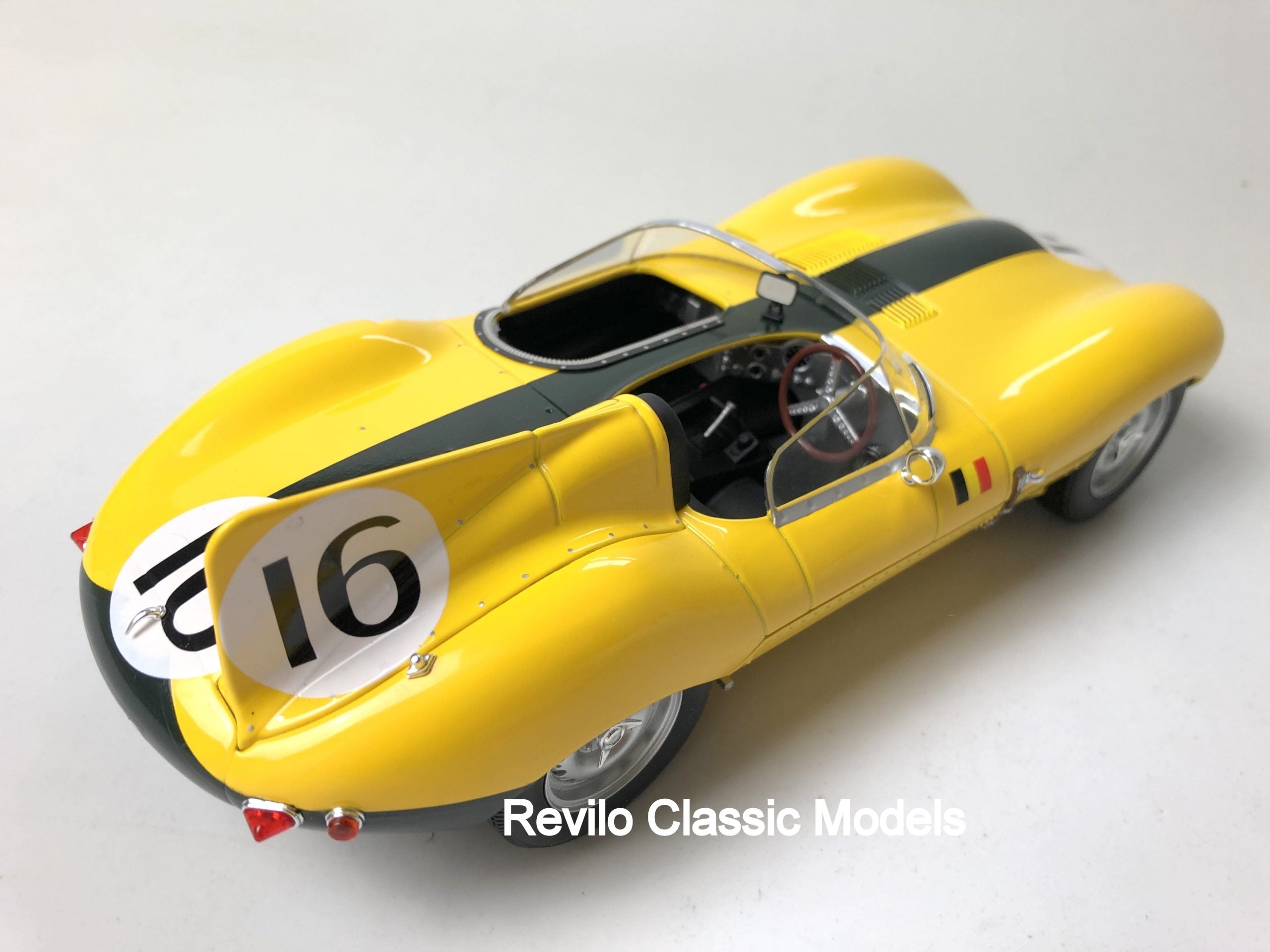 1957 Jaguar D Tipo 1:18 Le Mans 4to Lugar
