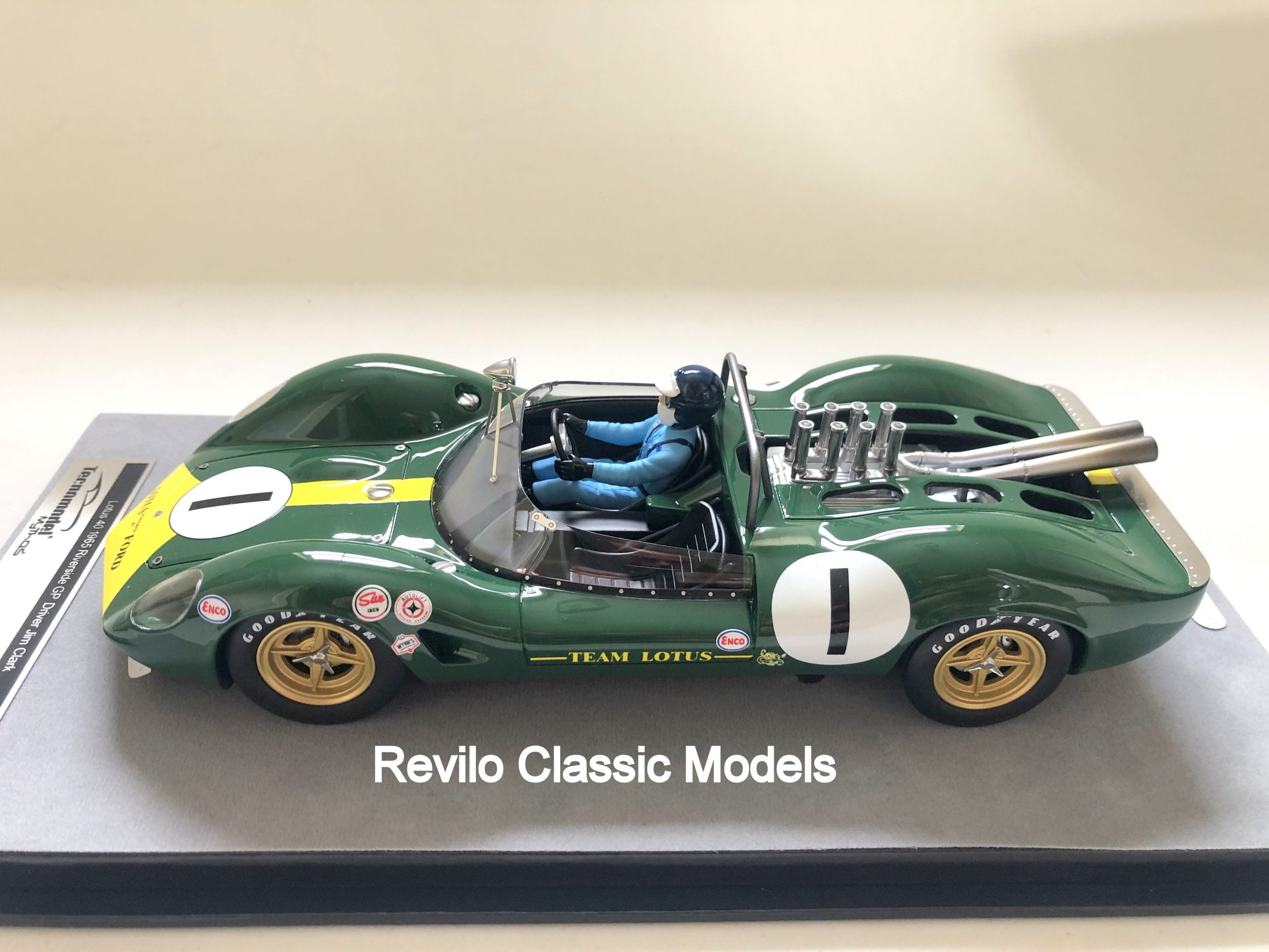 1:18 scale Lotus 40 Jim Clark #1 with figure