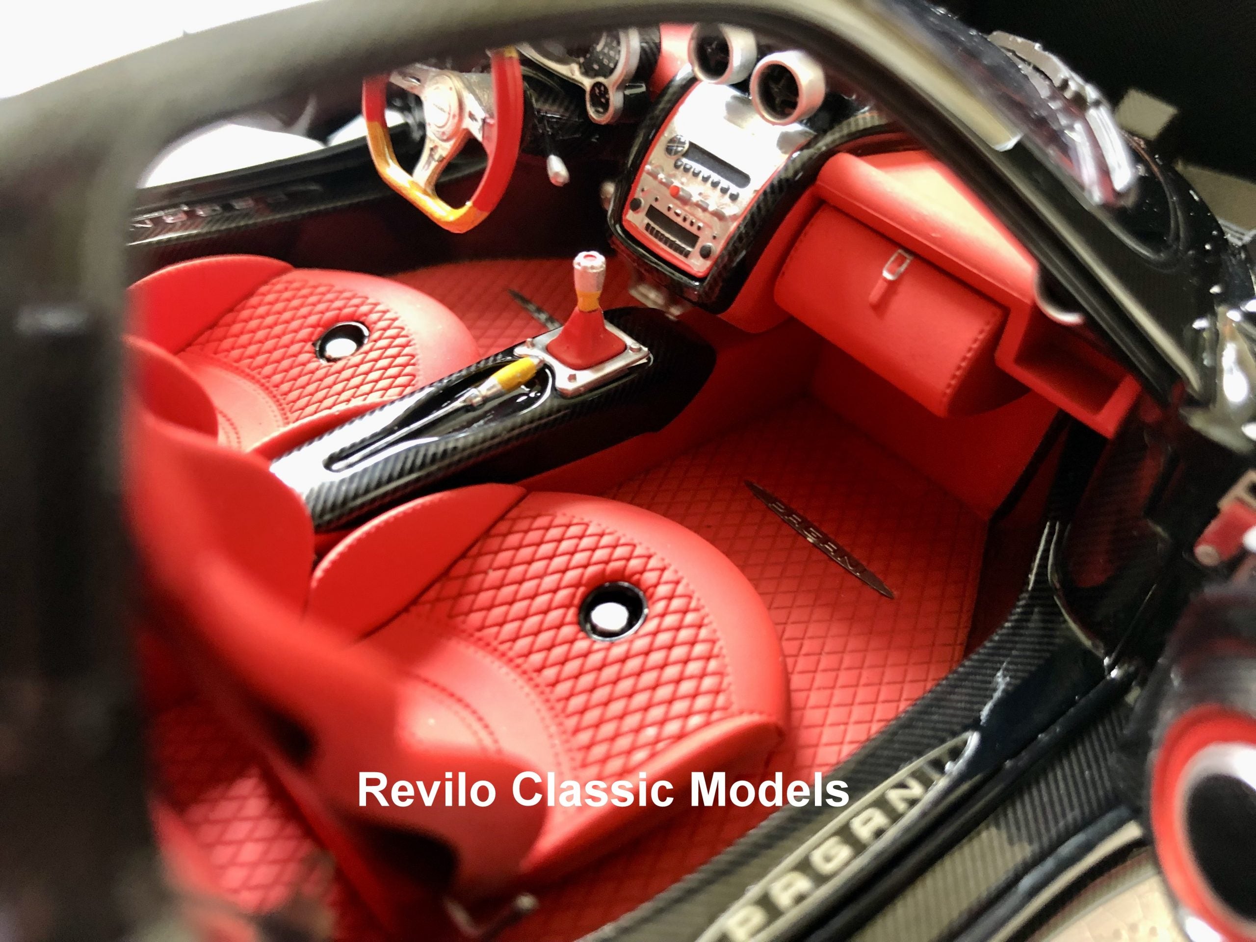 Casi real Pagani Zonda F escala 1:18