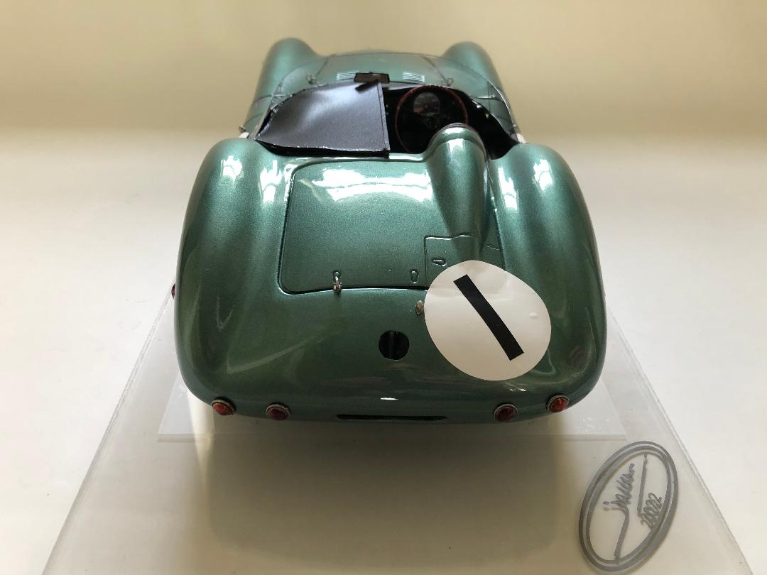 Javan Smith NUEVO Aston Martin DBR1 a escala 1:8