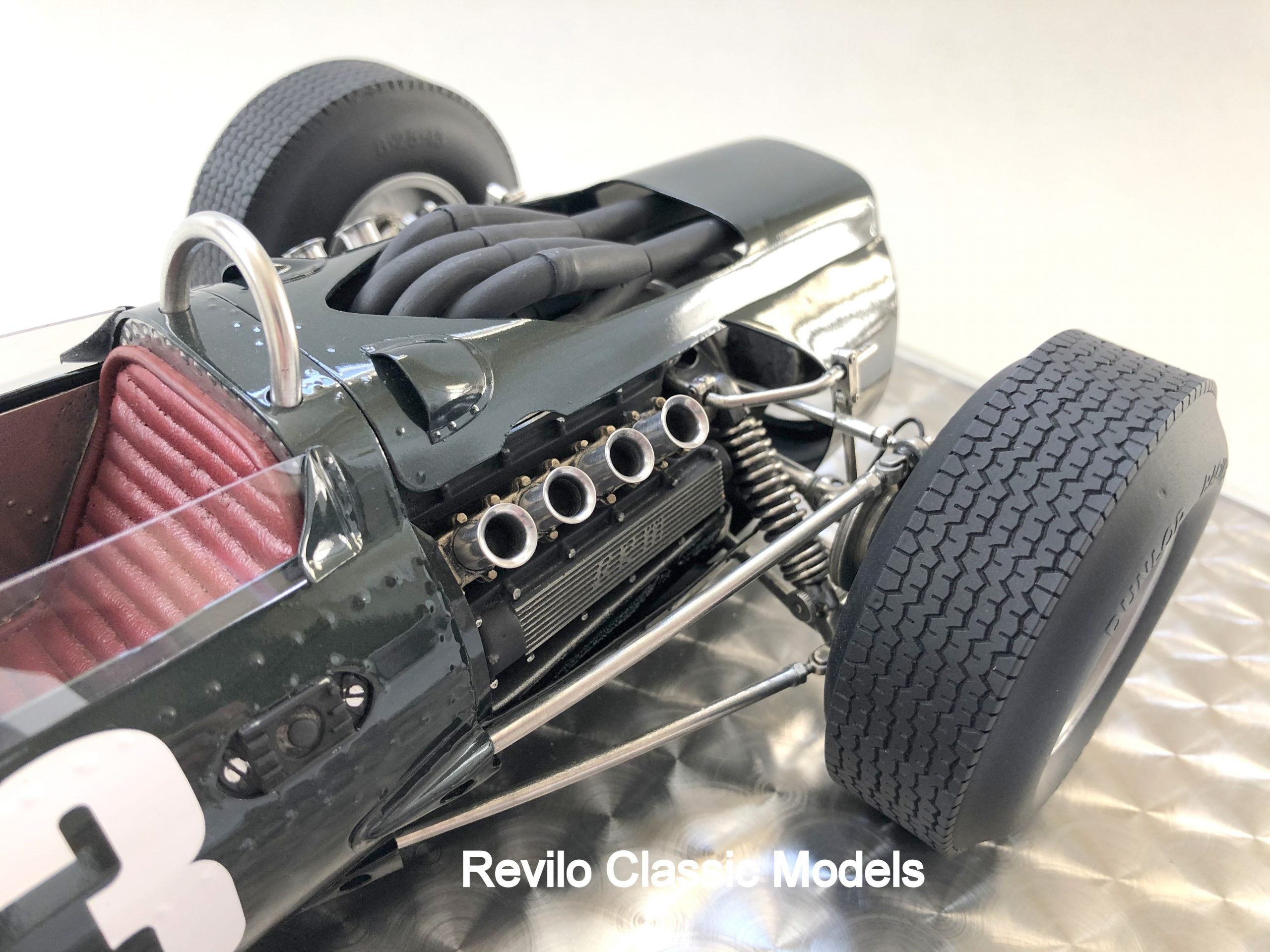 BRM P261 modelo a escala 1:8 de Javan Smith