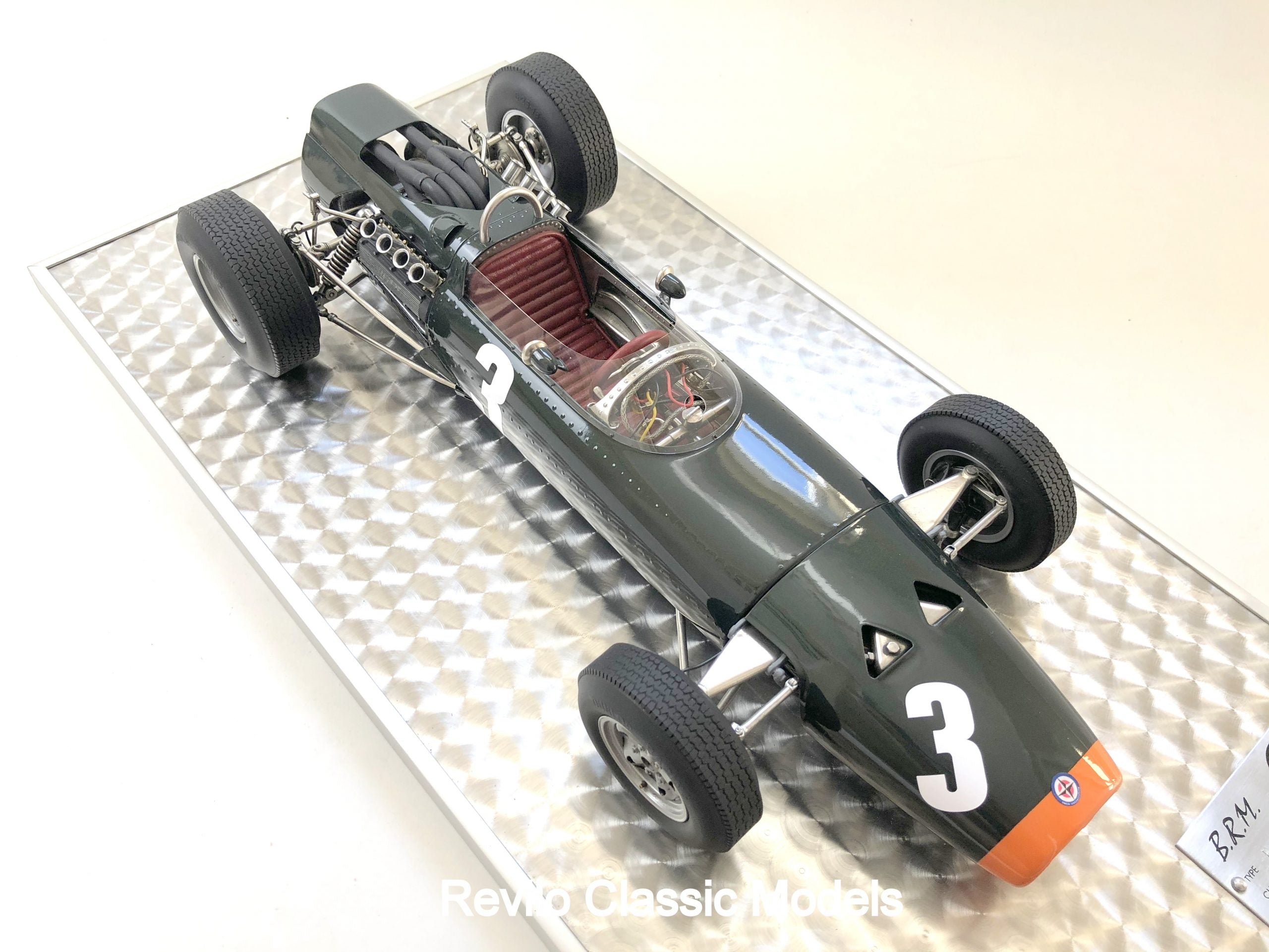 BRM P261 modelo a escala 1:8 de Javan Smith