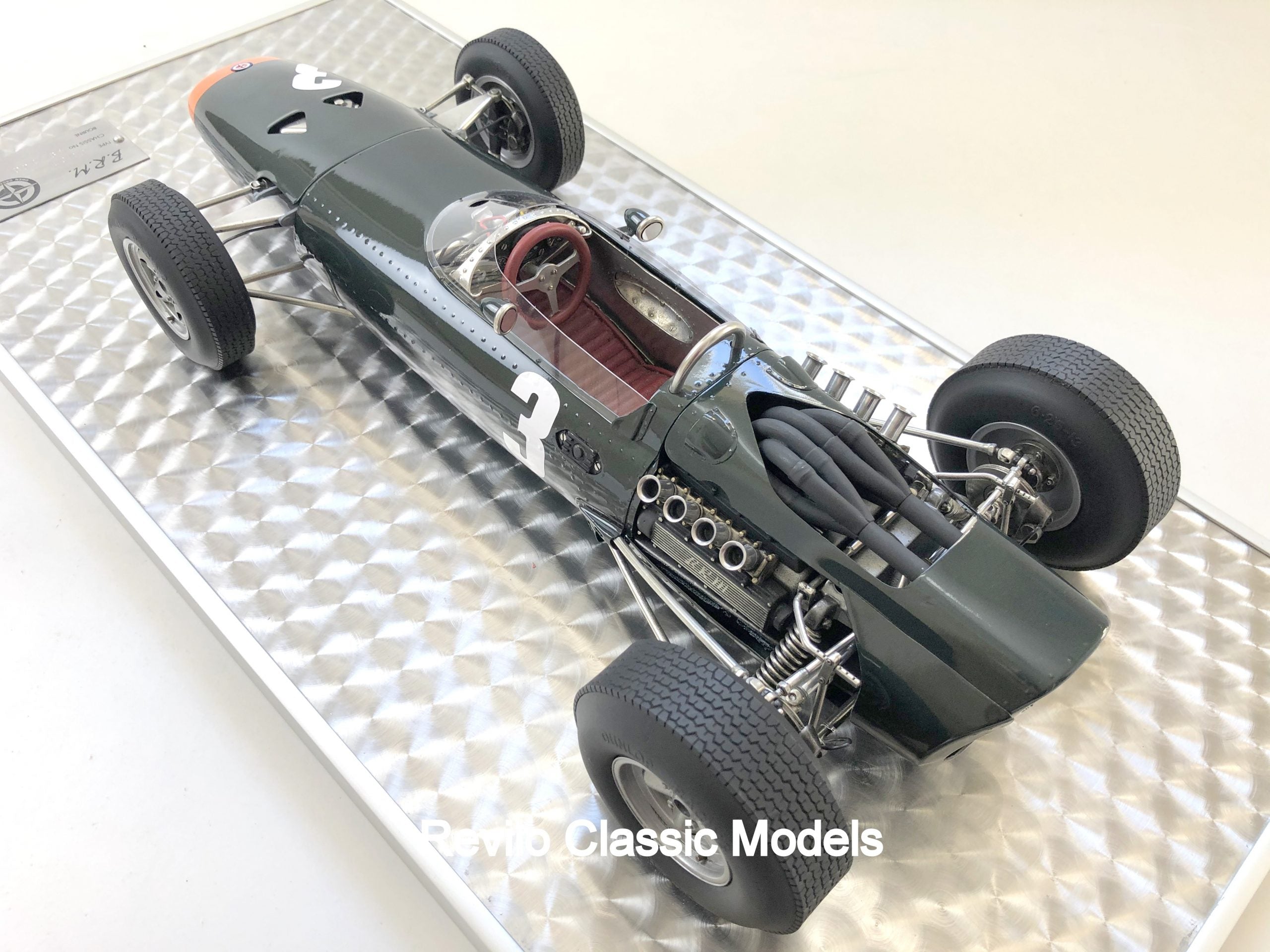 BRM P261 modelo a escala 1:8 de Javan Smith