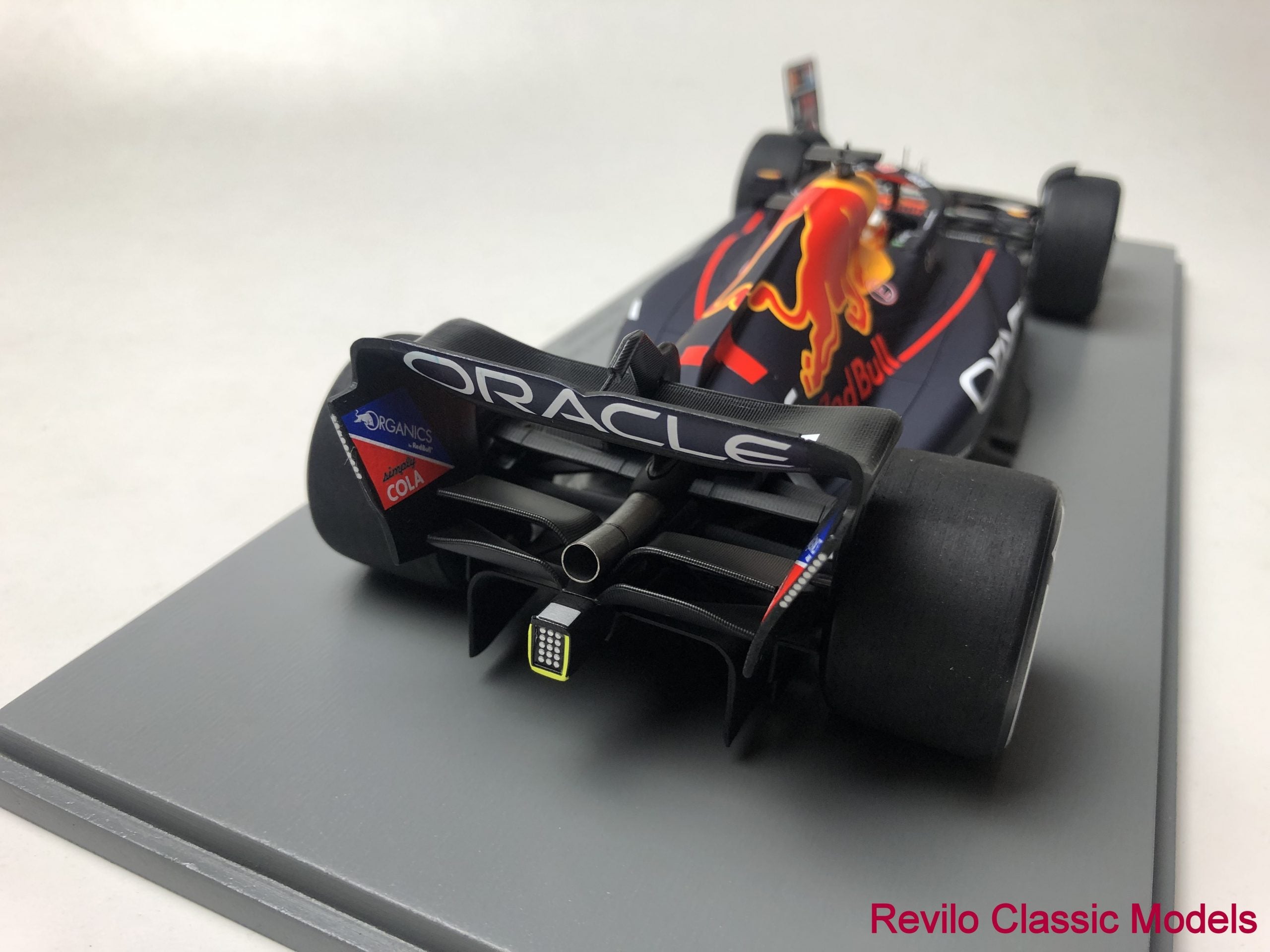 Spark 1:18 scale 2022 Red Bull RB18 #1 Max Verstappen