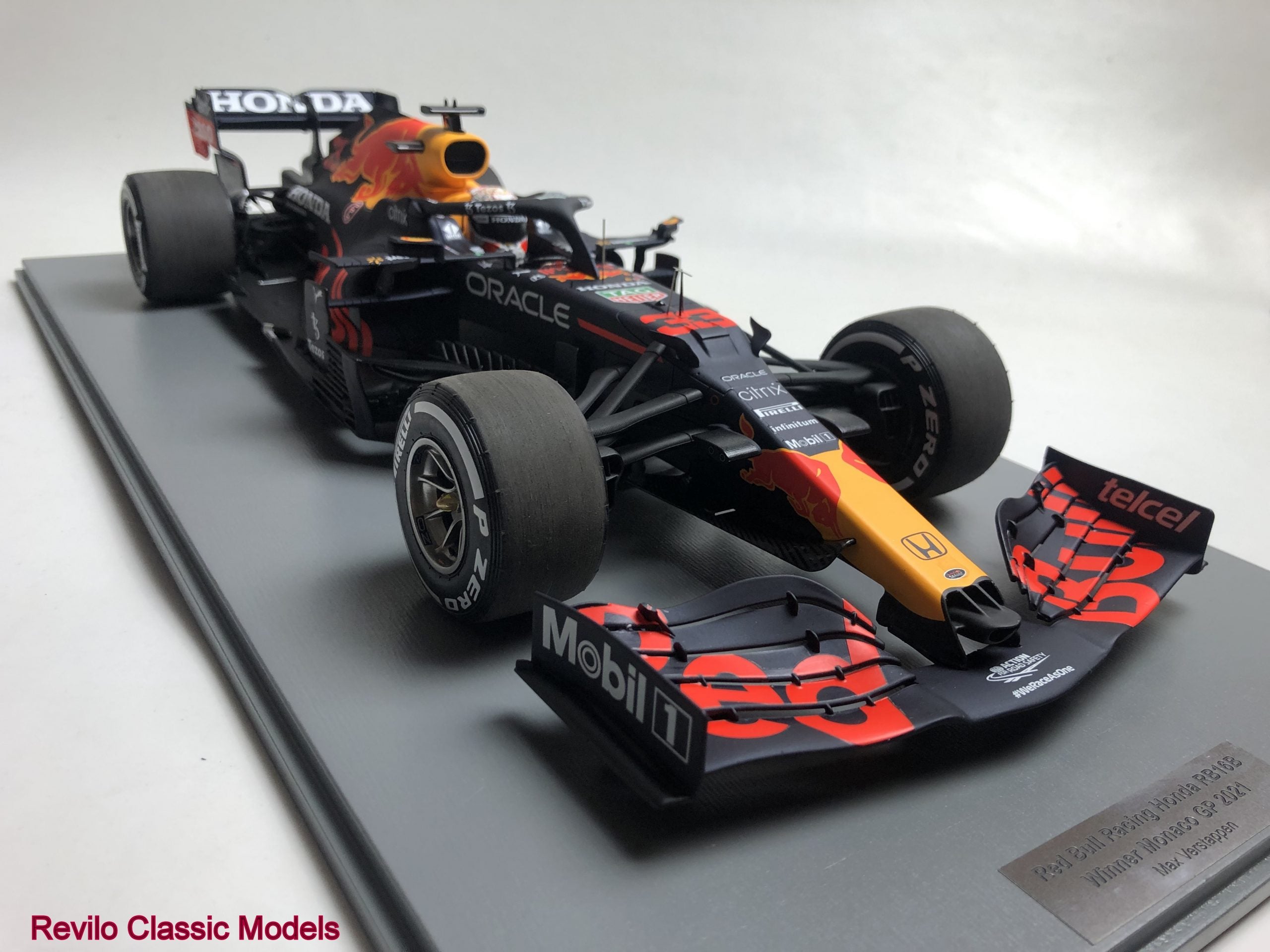 1:12 scale Red Bull RB16B Max Verstappen
