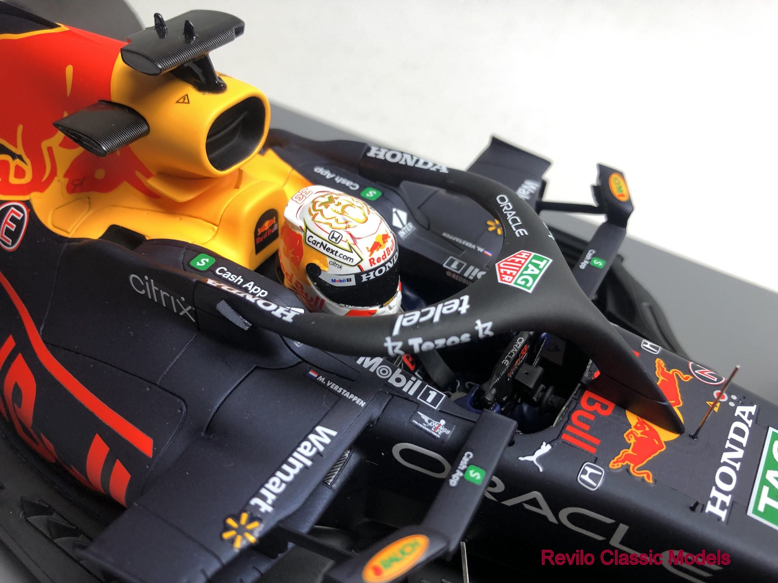 1:12 scale Red Bull RB16B Max Verstappen