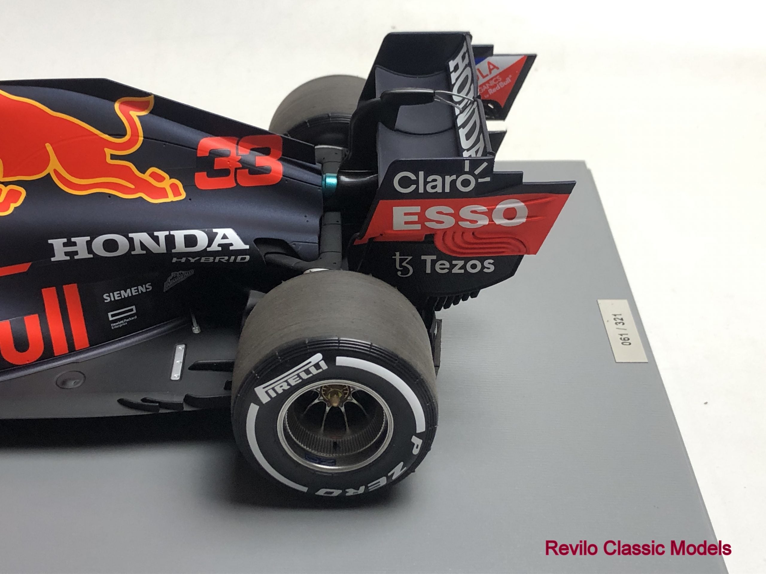 1:12 scale Red Bull RB16B Max Verstappen
