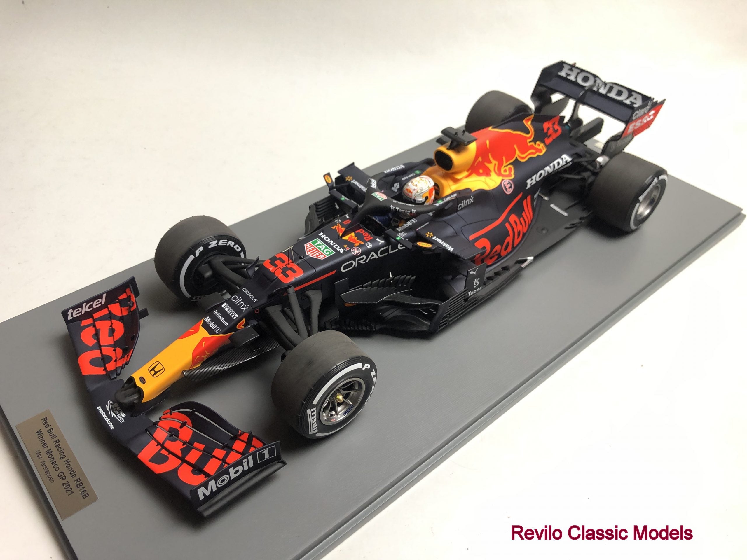 1:12 scale Red Bull RB16B Max Verstappen