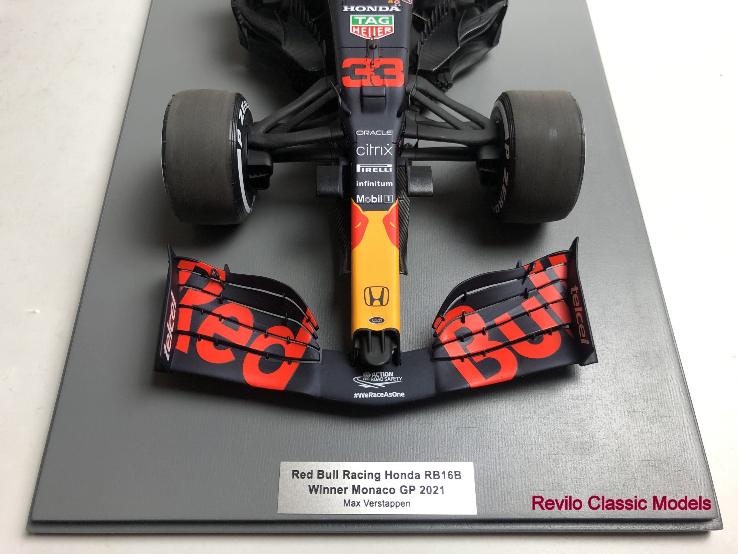 1:12 scale Red Bull RB16B Max Verstappen